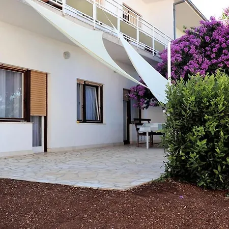 Apartment Simac Okrug Gornji