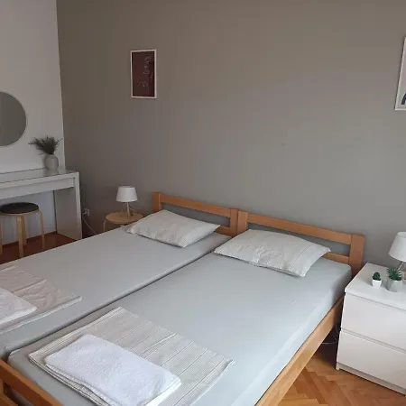 Simac Okrug Gornji Apartment *