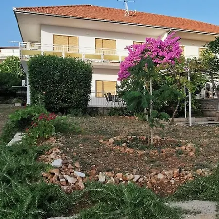 Apartment Simac Okrug Gornji