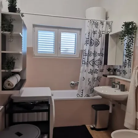 Simac Okrug Gornji Apartament *